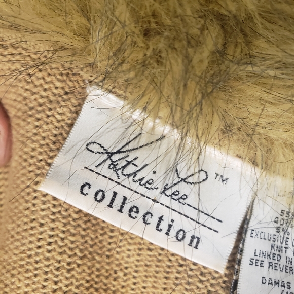 Katie Lee Cardigan - Picture 2 of 8